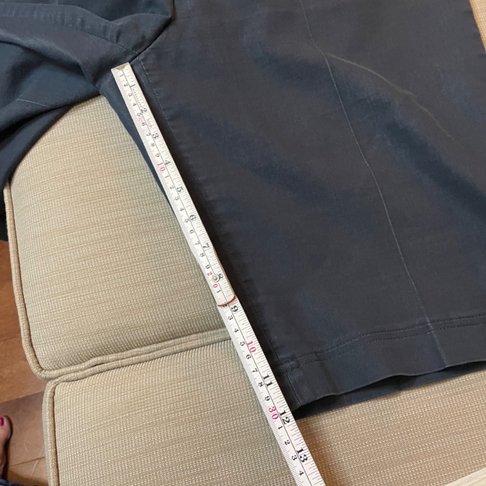 Woman's Bermuda Short, Pantalogy, Navy sz 14 - Picture 8 of 9